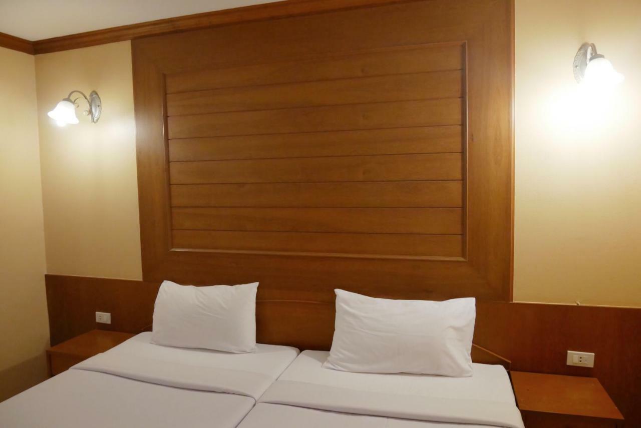 Baan Jpn Hotel Hua Hin Bagian luar foto